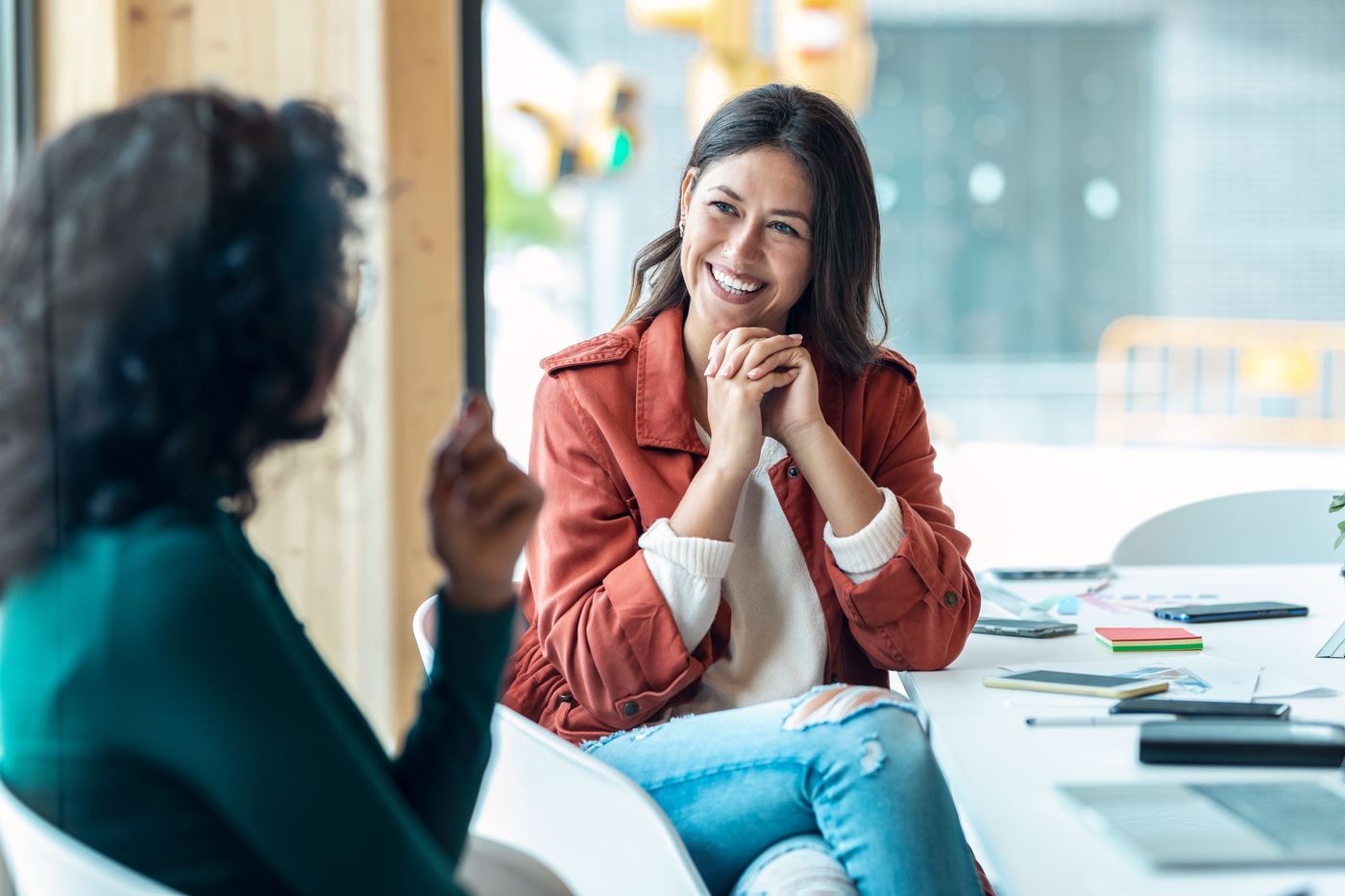 Coaching-Gespräch in entspannter Atmosphäre